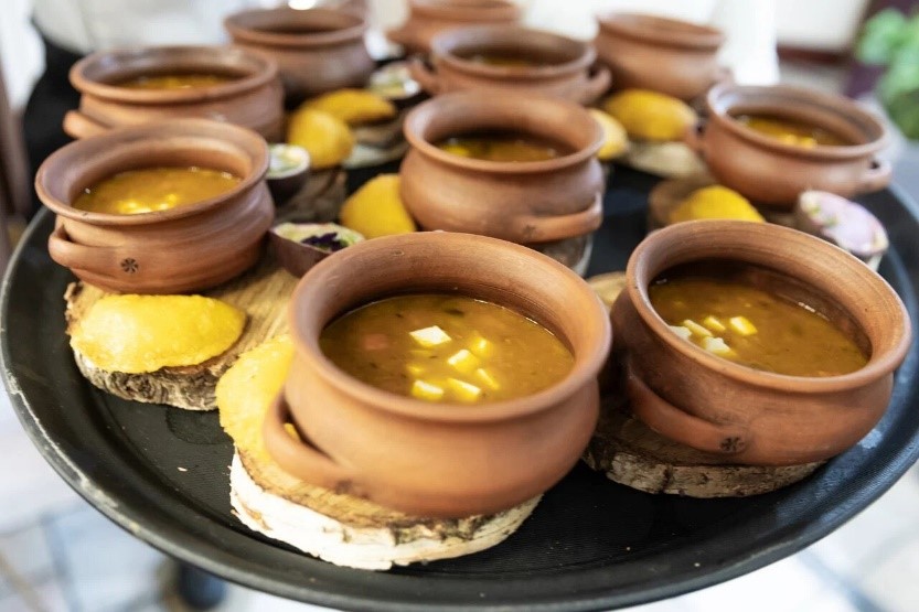 Entrada de la cena en Moscú: locro de calabaza y empanada de maíz añejo. Foto: cortesía del Centro Internacional de vino y gastronomía