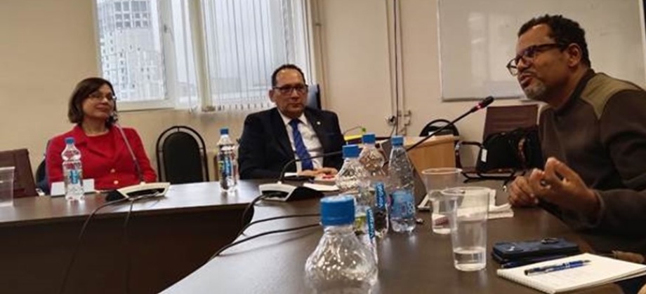 El escritor e historiador colombiano Javier Ortiz Cassiani realizó exitosa gira por Rusia