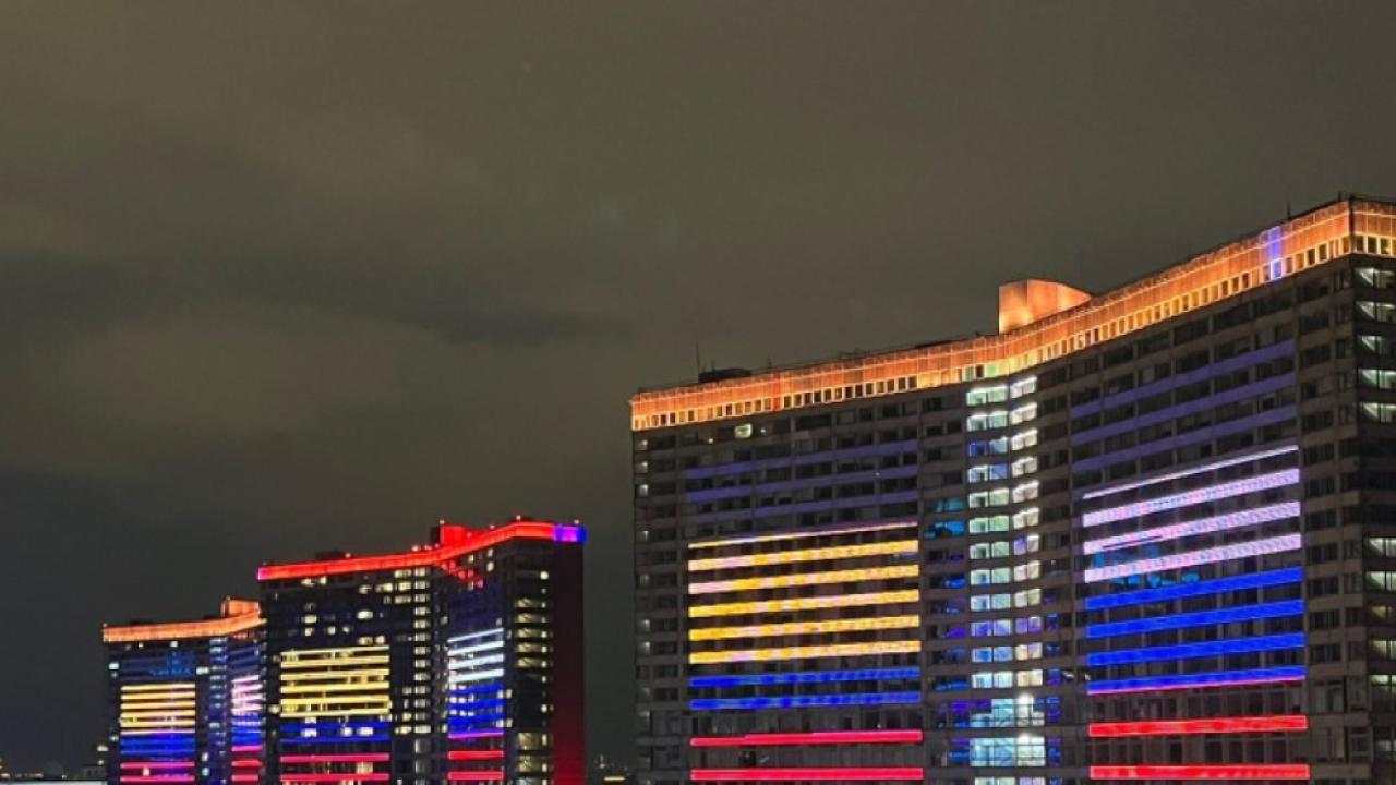 El 20 de Julio los edificios de la calle Novy Arbat de Moscú se iluminaron con los colores de Colombia y de Rusia
